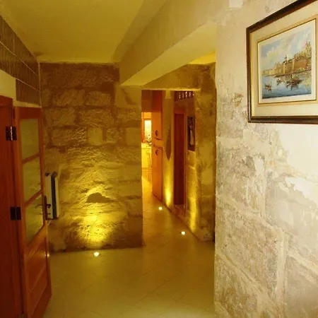 Charming Flat Near The Sea